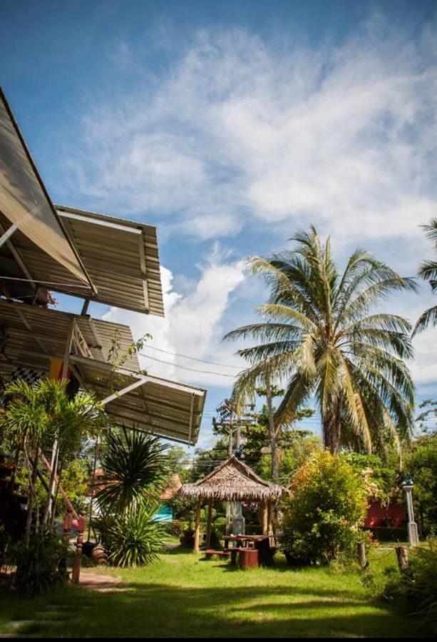 The Lazy Bar And Guesthouse Krabi By Eksteriør billede