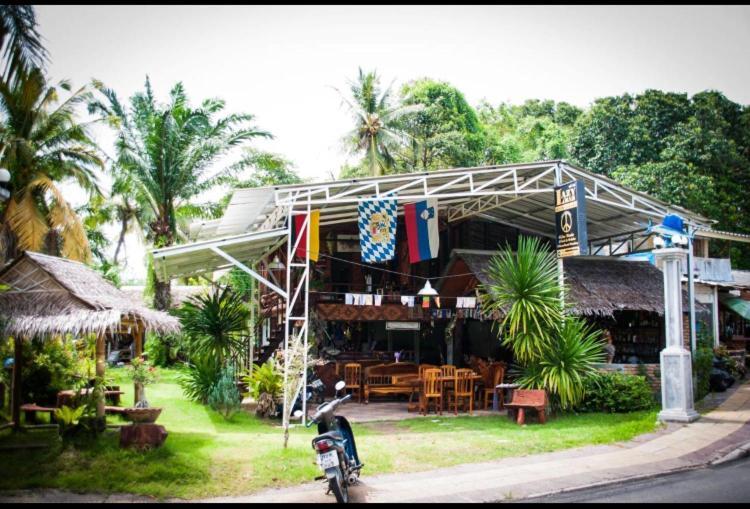 The Lazy Bar And Guesthouse Krabi By Eksteriør billede